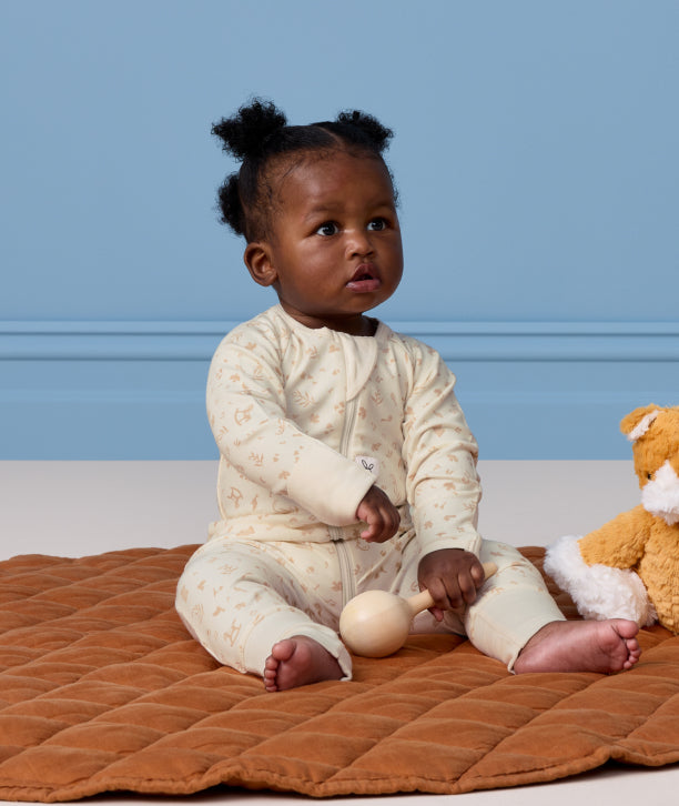 ergoPouch TOG-rated infant layer, made from organic, breathable materials for safe and comfortable sleep.