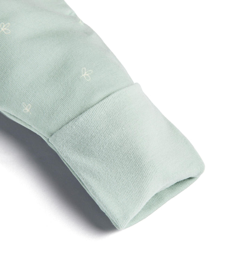 Close up of hand cuff on the ergoPouch Long Sleeve Layer