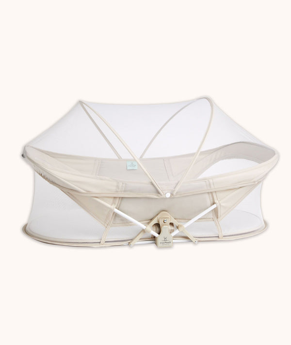 ergoPouch Easy Sleep Portable Crib Ecru with cover screen