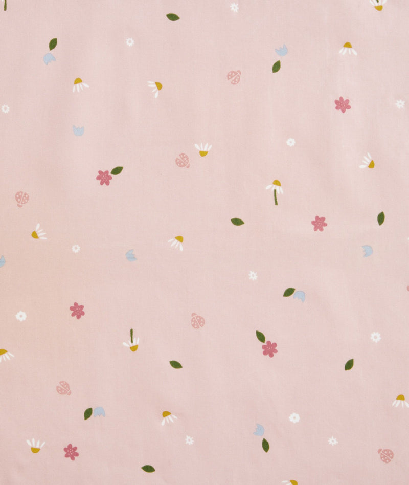 Close up of ergoPouch Daisies fabric print