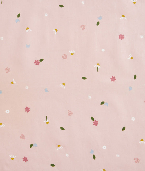 Close up of ergoPouch Daisies fabric print