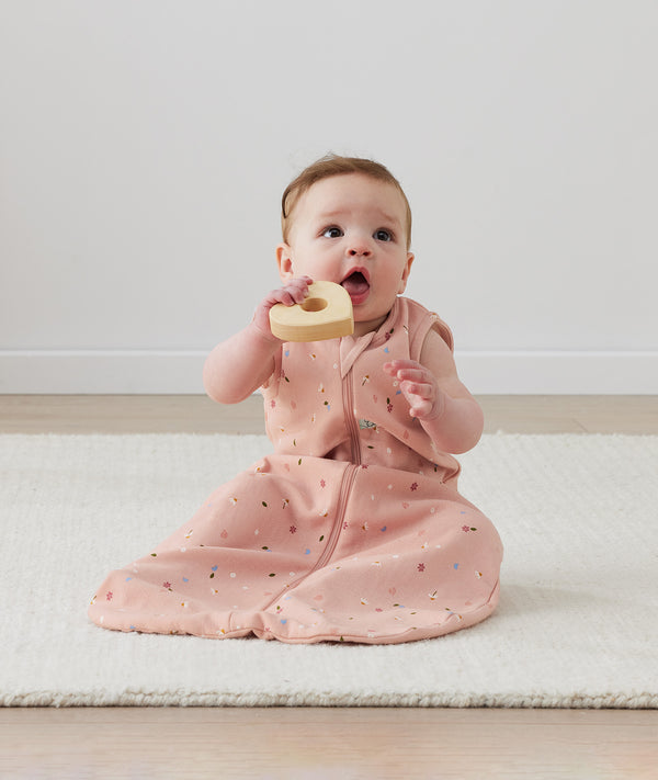 ergoPouch organic sleeping bag for baby, TOG-rated to ensure warmth and comfort during sleep.